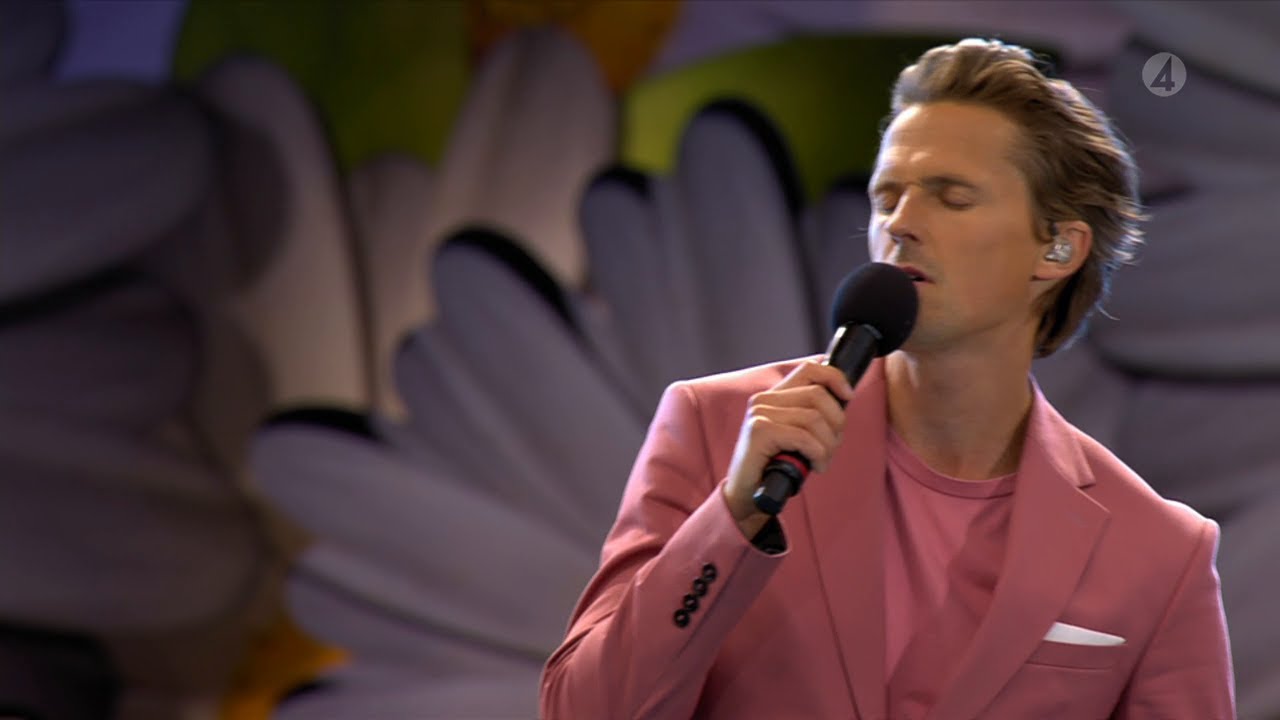 I pausen: David Lindgren sjunger sin opera från ”Stjärnornas stjärna” - Lotta på Liseberg (TV4)