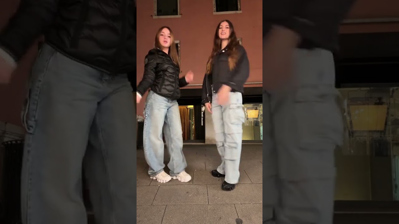 Ballando, cantando e creando ricordi sulla strada! 💃🎤🚗 #viral #dance #fun