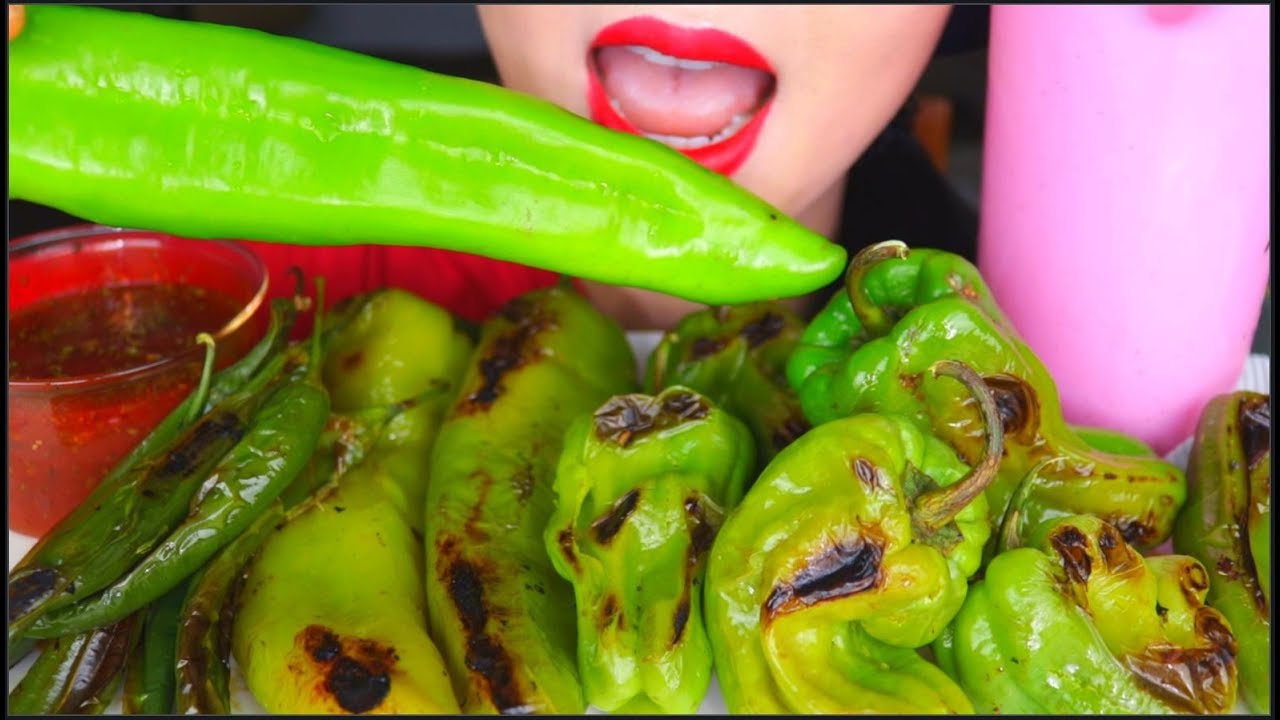ASMR PEPPER PLATTER, GREEN SHISHITO, CHILLI, BULL HORN PEPPER, SPICY SAUCE, YOGURT DRINK 咀嚼音 먹방