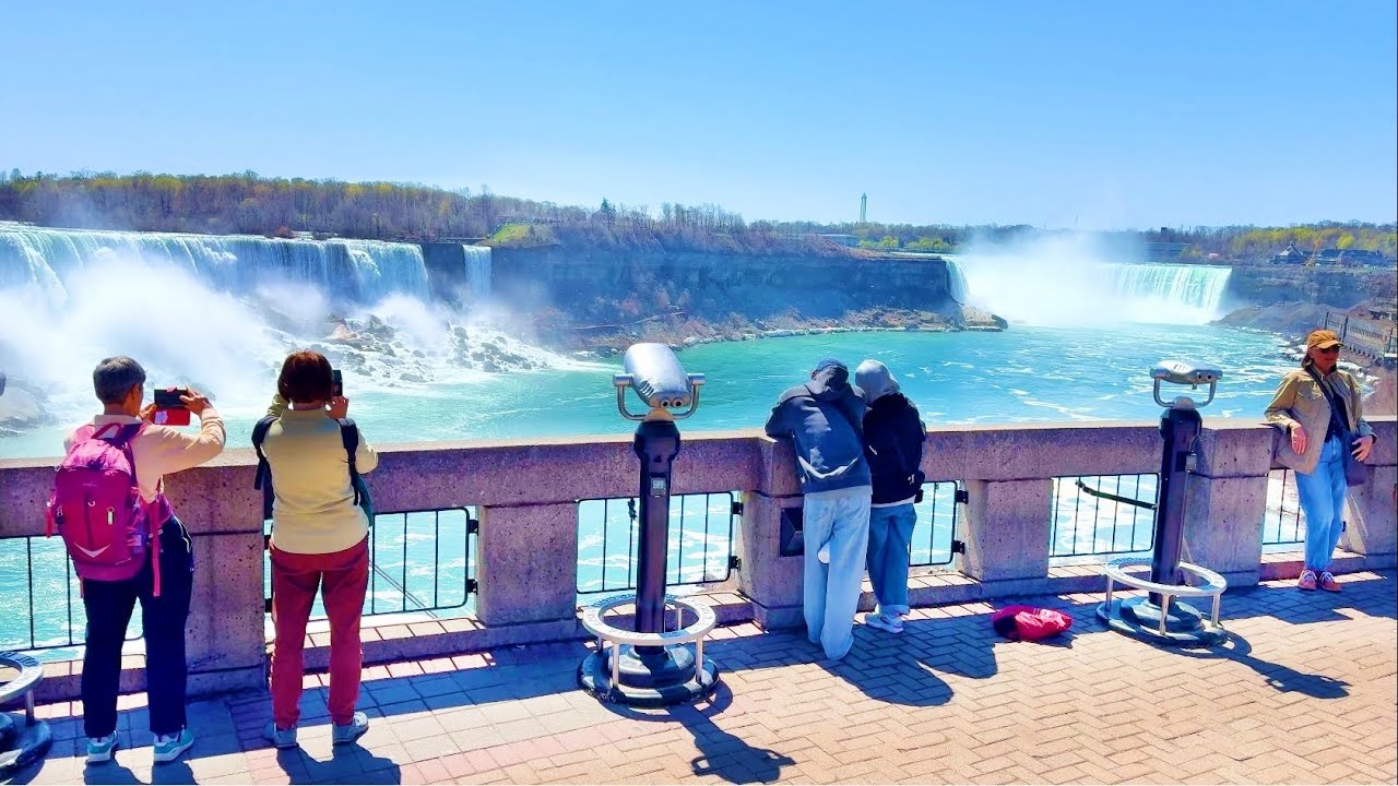 Niagara Falls Canada Walking Tour to Magnolia Alley Blossoms | 4K