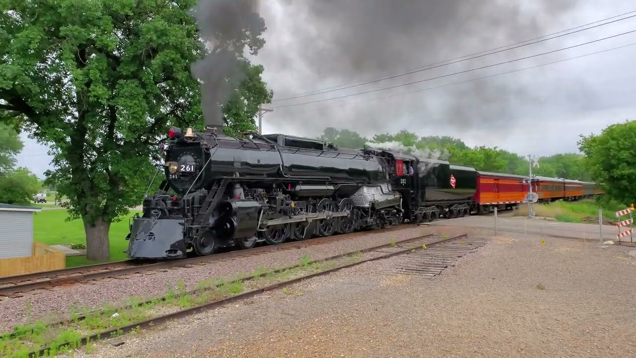 Milwaukee Road 261 - Brownton, MN run by with full head of steam
