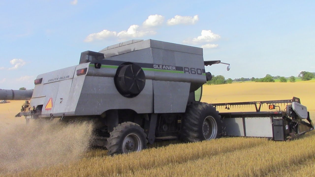 Deutz-Allis Gleaner R60 Combine