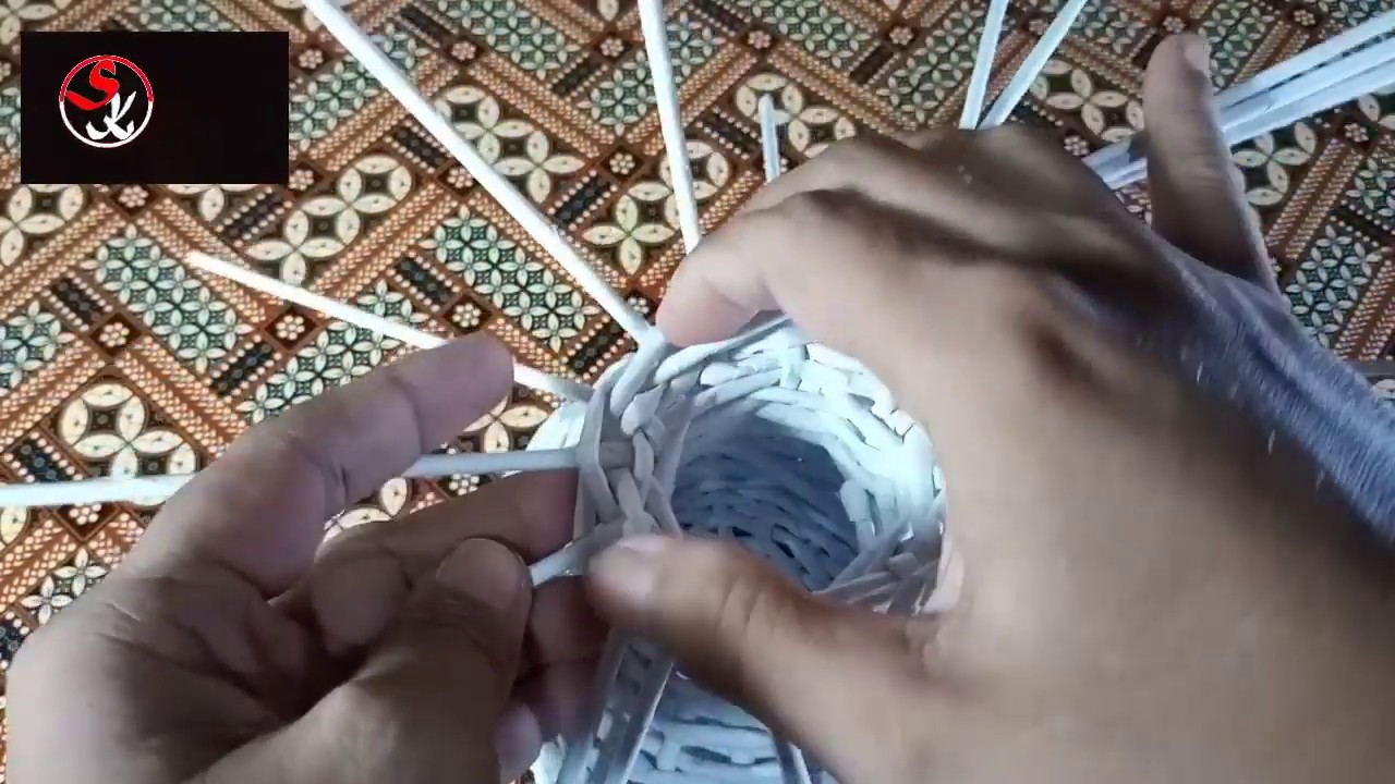 DIY Paper Woven Flower Vase