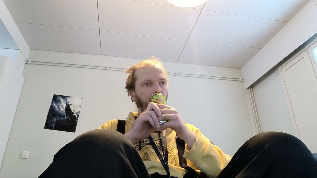 Testissä ; Shweppes Zero Lemon Sitruunan Makuinen Juoma.