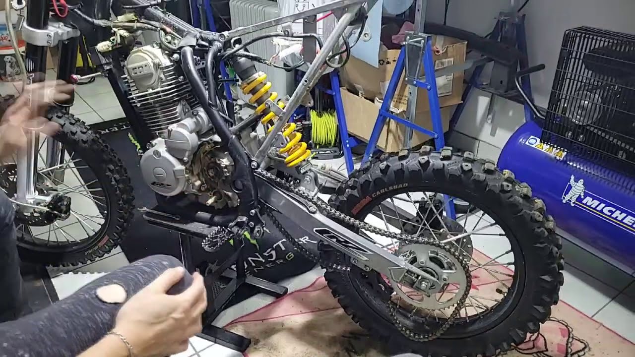 TUTO: Dépose du moteur de la crz ,erz 250cc