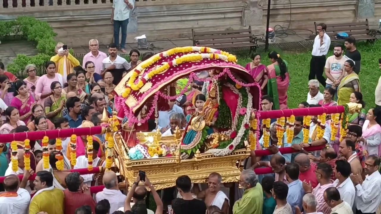 ಮಹಾಲಸಾ ನಾರಾಯಣಿ ದೇವಸ್ಥಾನ ಮಾರ್ದೋ ಳ  ಗೋವಾ  ಶ್ರಾವಣ ರವಿವಾರ ಸುವರ್ಣ ಪಲ್ಲಕ್ಕಿ ಉತ್ಸವ