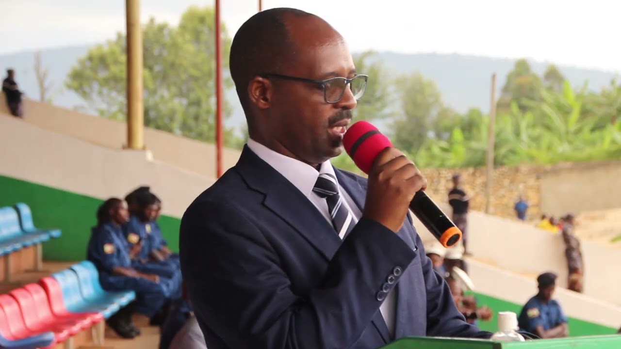 IJAMBO RY'UMUNYAMABANGA NTAYEGAYEZWA MU BUSHIKIRANGANJI MUVYO BUJEJWE HARIMWO UMUTEKANO.