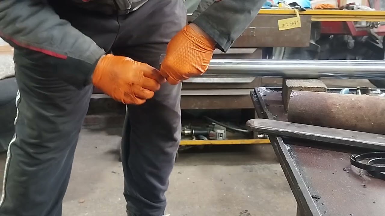 Još jedan hidraulični cilindar rasturen