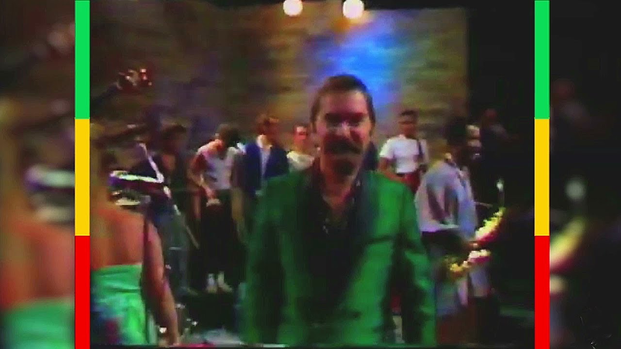 Pierre Vassiliu featuring Raoul Petite - Tout couleur