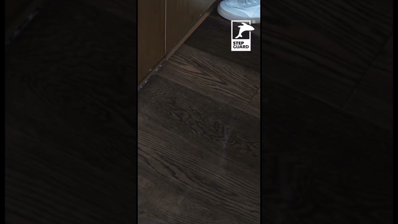 SPC Click Flooring from Stock - Waterproof and high wear resistance - get a sample! 