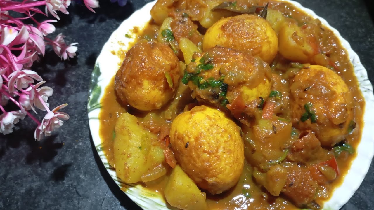 মাছ মাংস ফেল আলু দিয়ে ডিম কষা এই ভাবে বানিয়ে খান