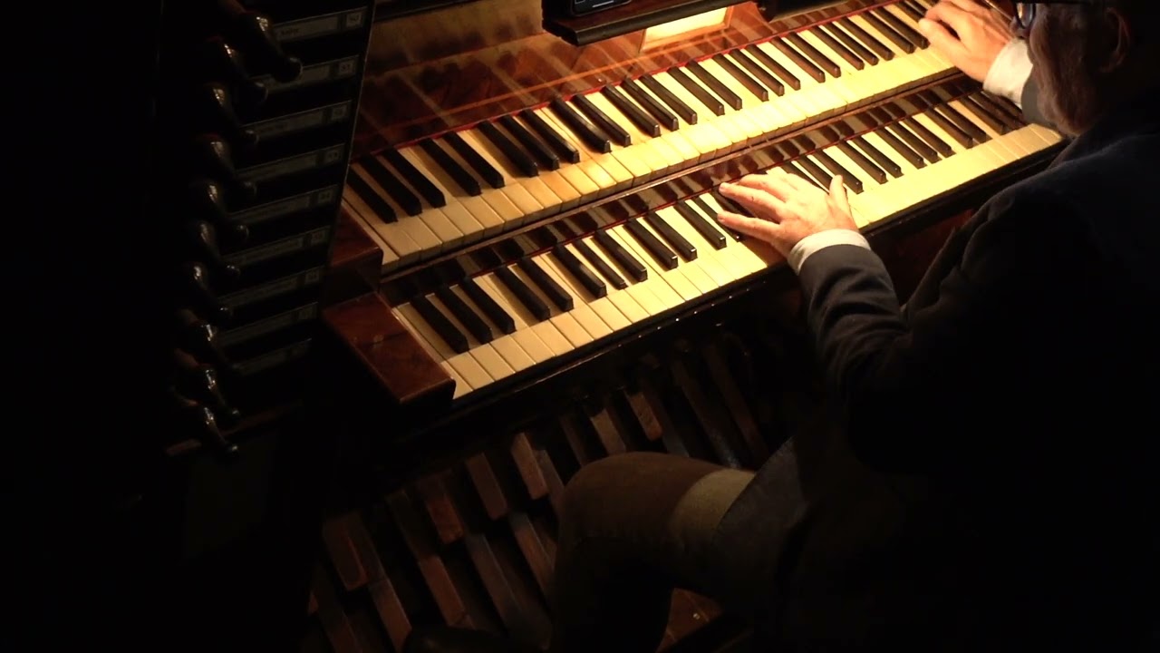 Claudio Brizi plays Andante cantabile from Sonata K. 330 by Mozart - Serassi organ opus 404 (1825)