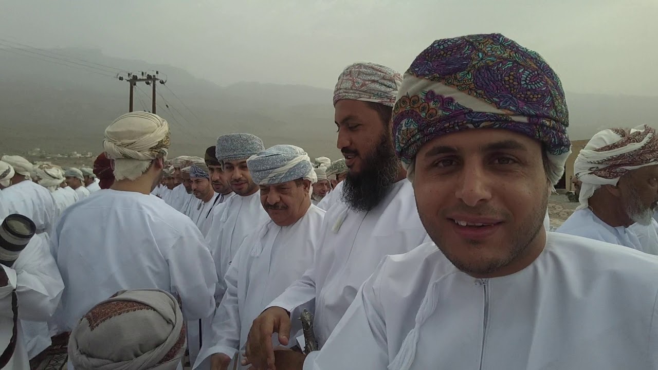المصافحة بعد صلاة عيد الاضحى 1440 هجري بولاية الحمراء سلطنة عمان