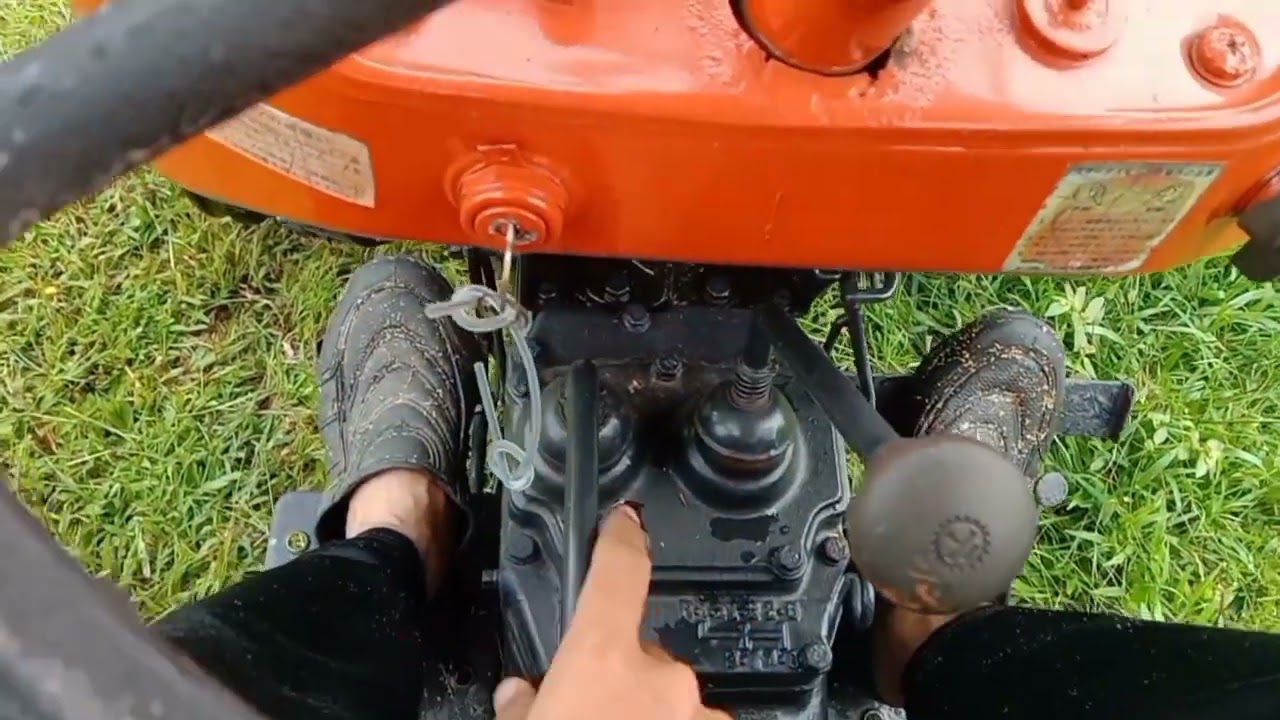 Kubota L1501. Perbezaan gear mesin rumput dan hasilnya..