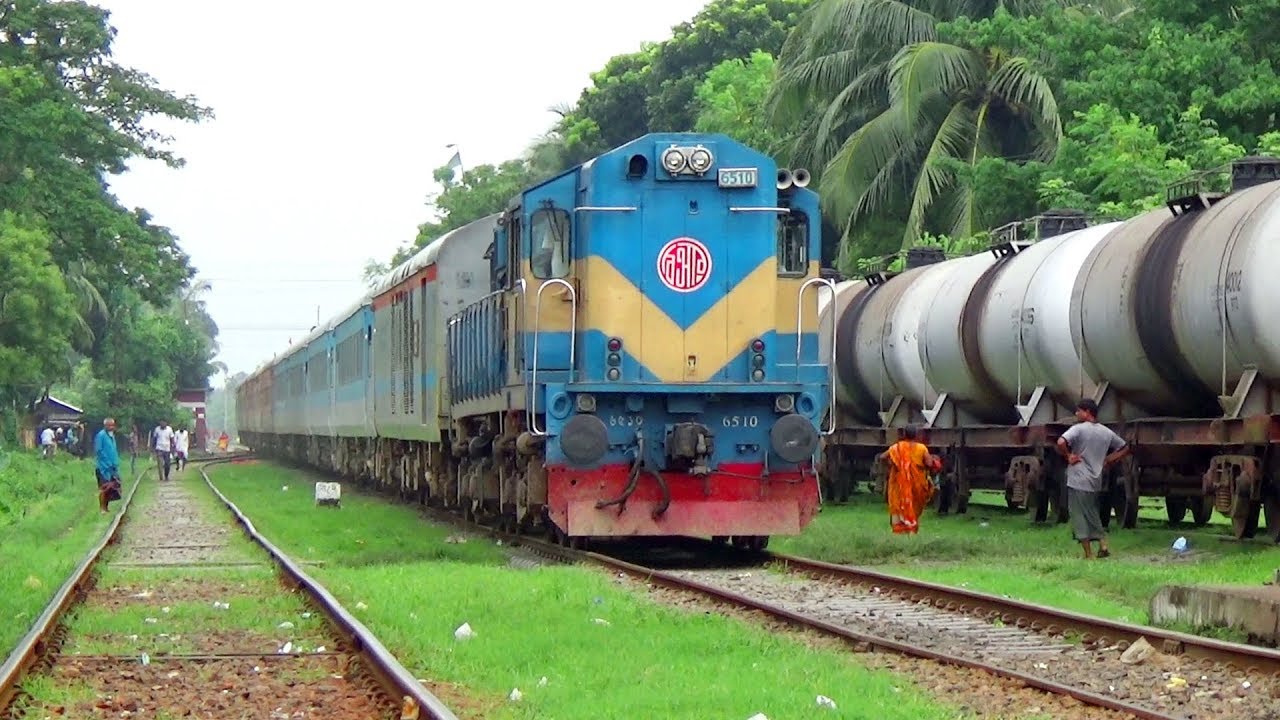 Weekly International Train Bandhan Express Passing Through Jessore Junction Station