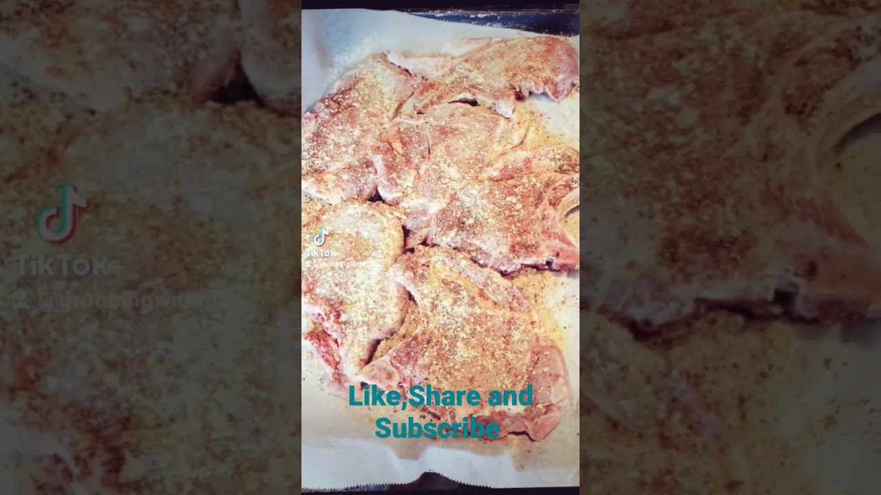 Fried Pork Chops Smoothed in beef and mushroom gravy #food #pork #kinder #WuTang