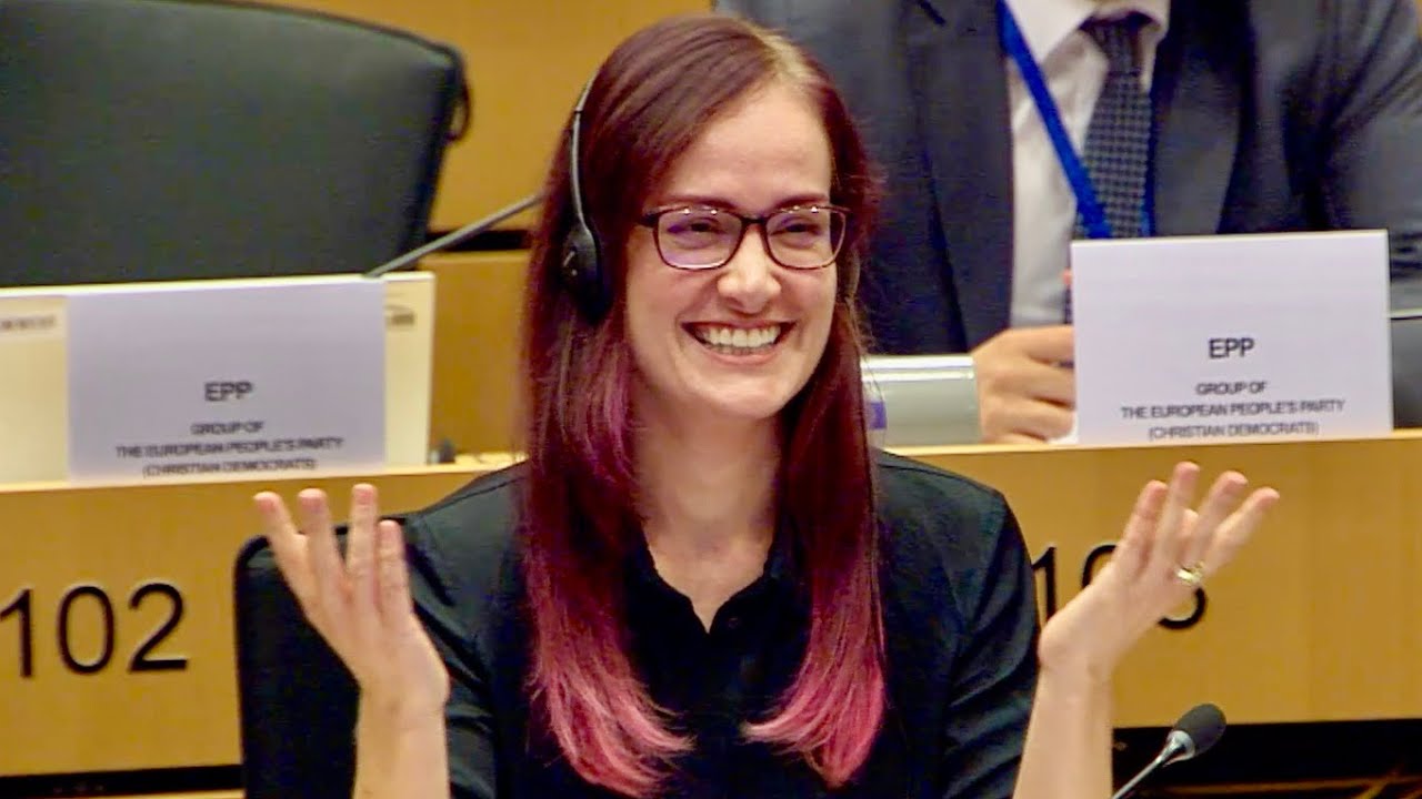 Mark&eacute;ta Gregorov&aacute; asks Magnus Brunner about Spyware and Encryption