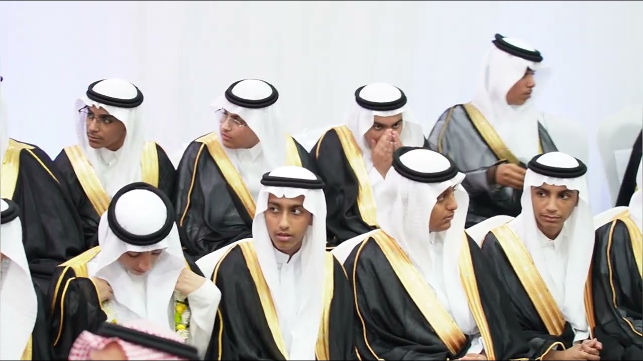 حفل تخرج الدفعة 44 بمدارس منارات الدمام المتوسطة
