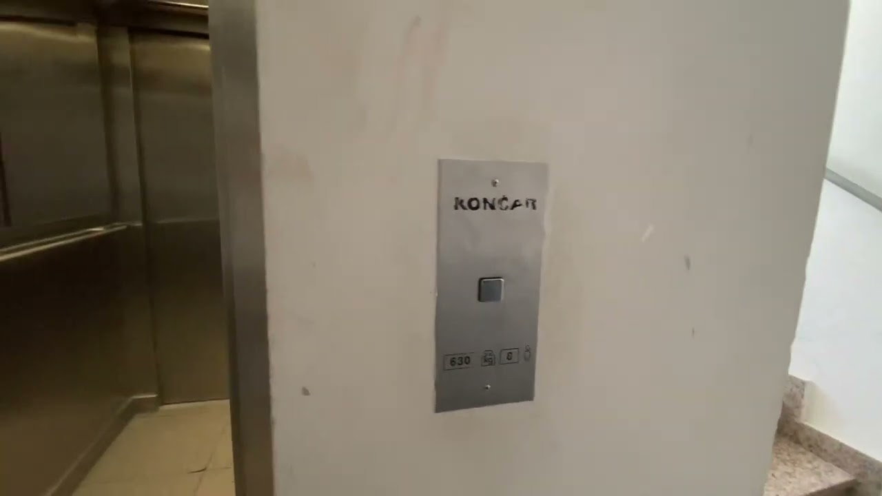 KONČAR elevator (screen broken)