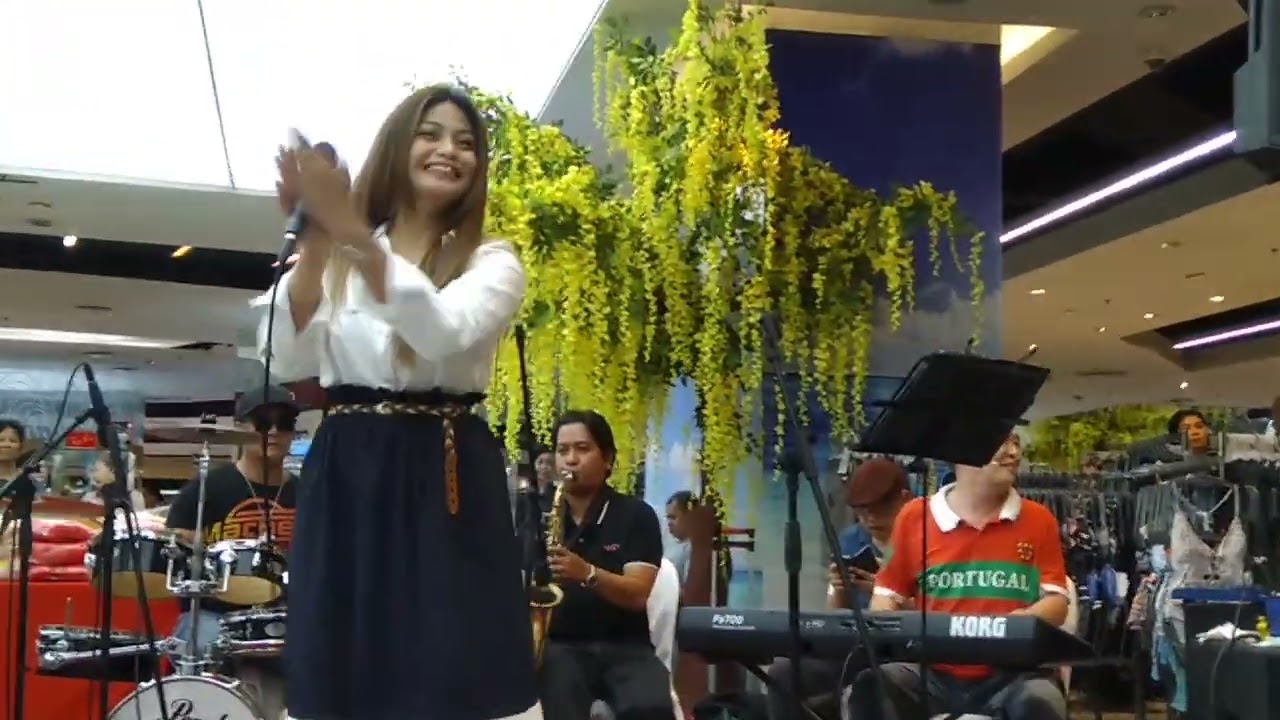 Krystel Singing3