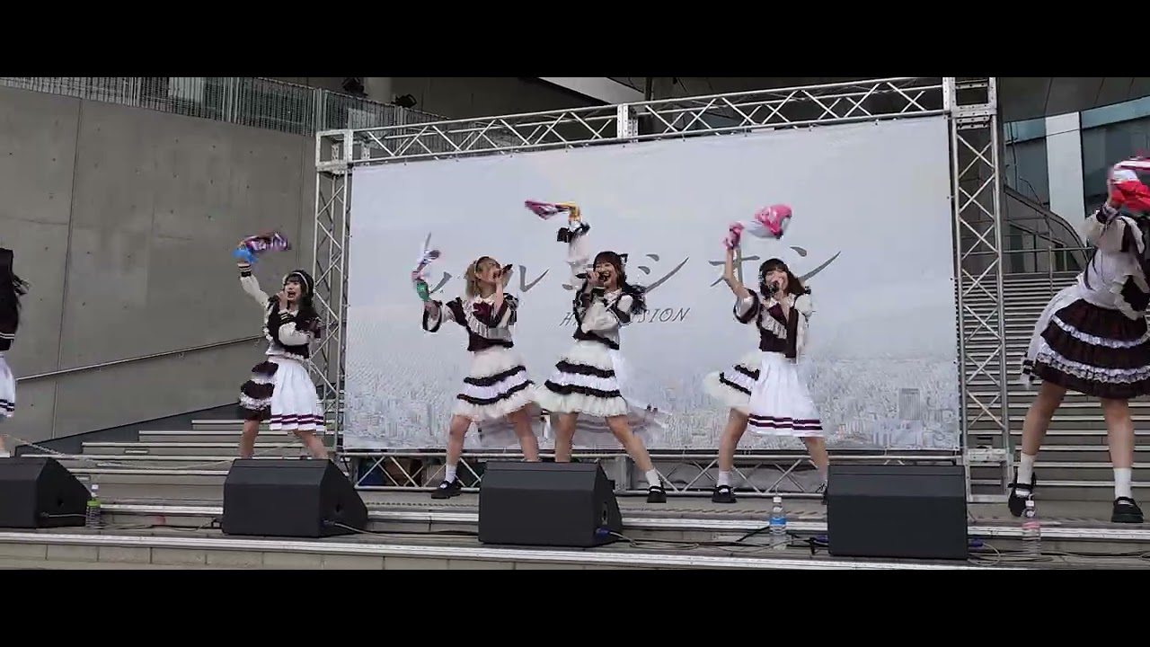 ハルニシオン リリースイベント @ ダイバーシティ東京プラザ2Fフェスティバル広場 『Luv it！』