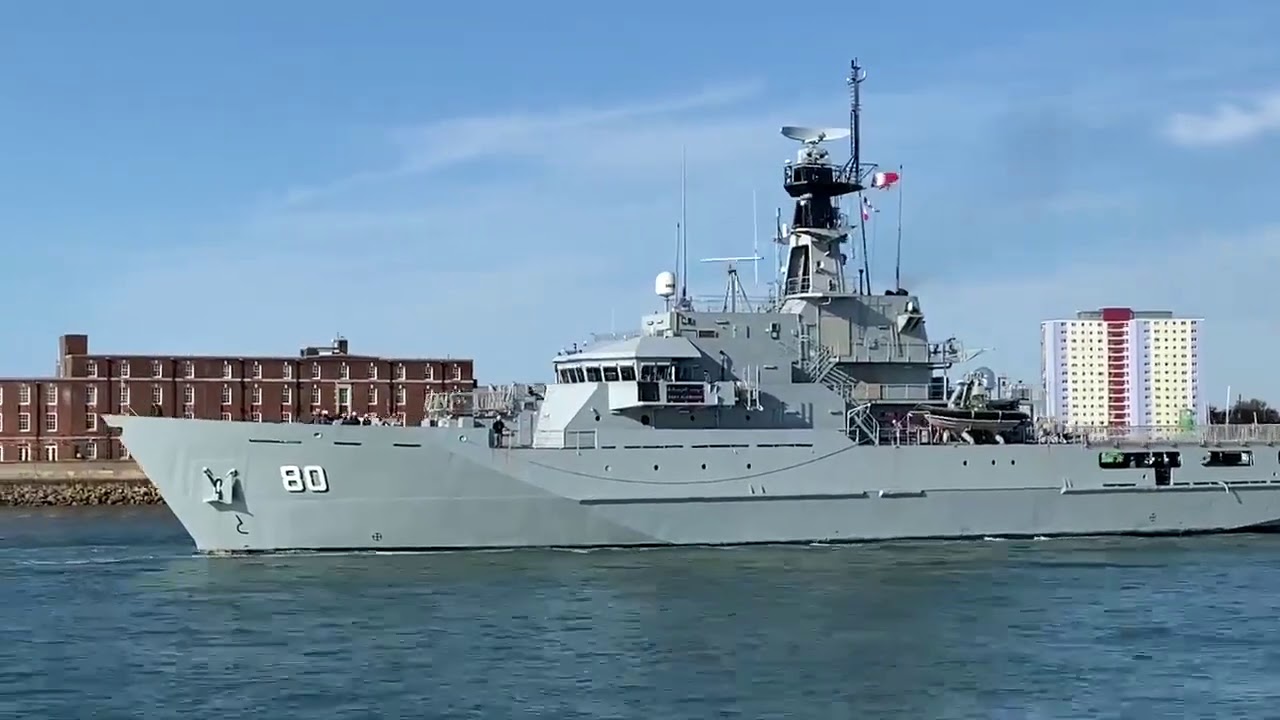 Ex-HMS Clyde leaves Portsmouth - sold to Bahrain and named RBNS Al Zubara