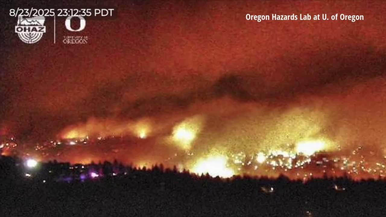 Flat Fire 30-minute timelapse late Saturday night