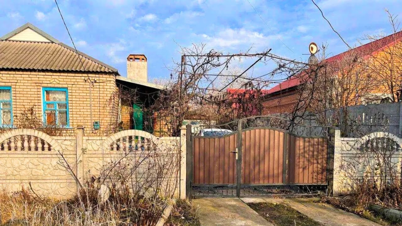 Все підключено і працює: огляд будинку, де не треба витрачати рік на ремонт комунікацій