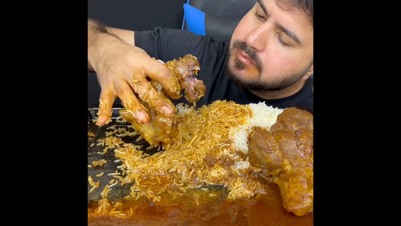 ASMR: EATING SPICY CHICKEN CURRY🔥 BASMATI RICE || #shorts #mukbangn#asmreating #mukbangasmr #asmr