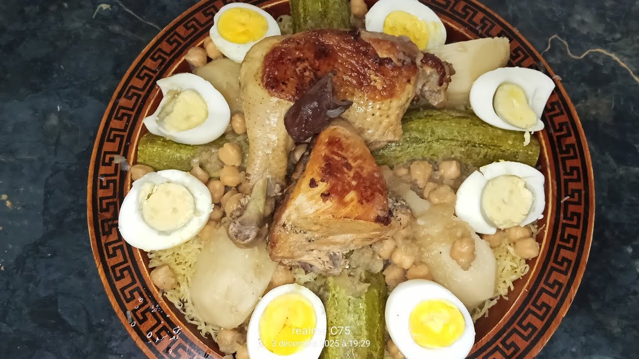 الرشتة العاصمية الجزائرية 🇩🇿على اصولها و سر لي يخلي المرقة خاثرة و ثقيلة 😍🥣
