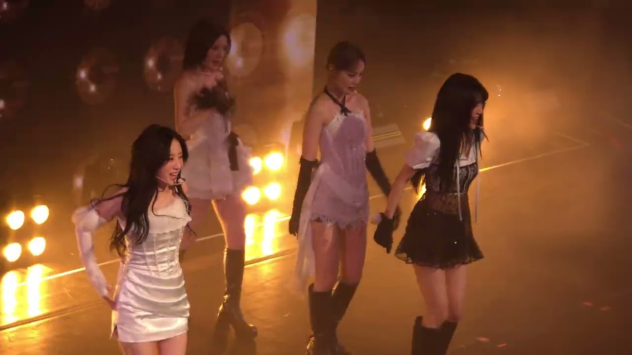 ARTMS 아르테미스 직캠 - favOriTe (LOONA) - Town Hall 20250404