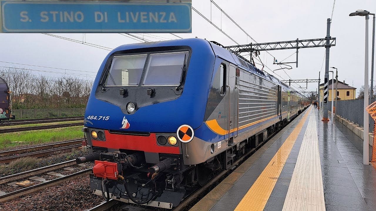 Italy: Trenitalia Class E464 electric locos at San Stino di Livenza on regional passenger trains