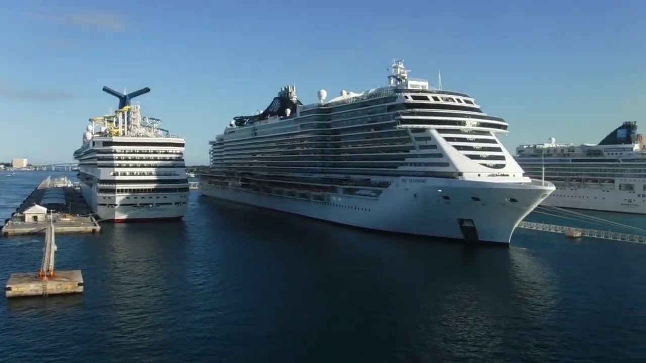SYMPHONY OF THE SEAS DEPARTING NASSAU
