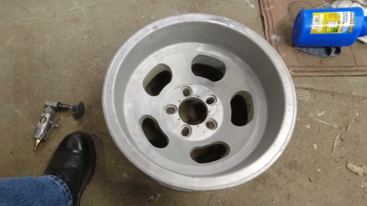 Restoring some vintage slot mag wheels for my shorty van
