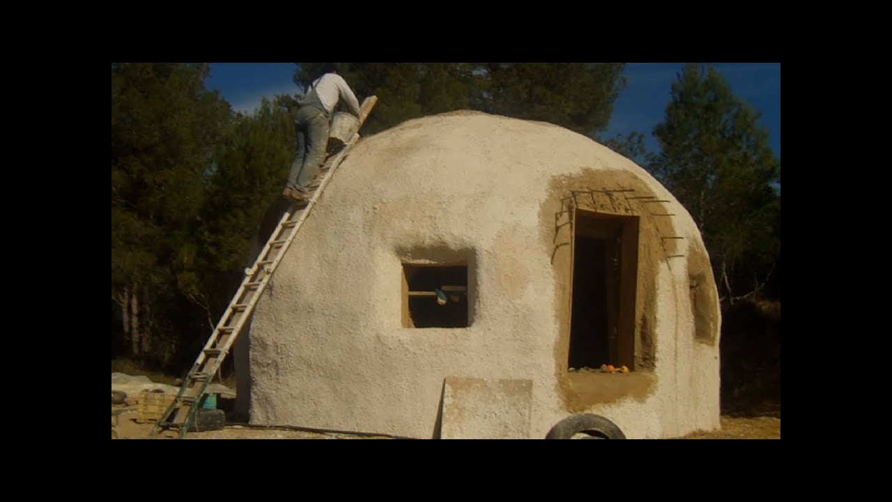 Construcción de domo o cupula geodesica, barro paja y cal 4