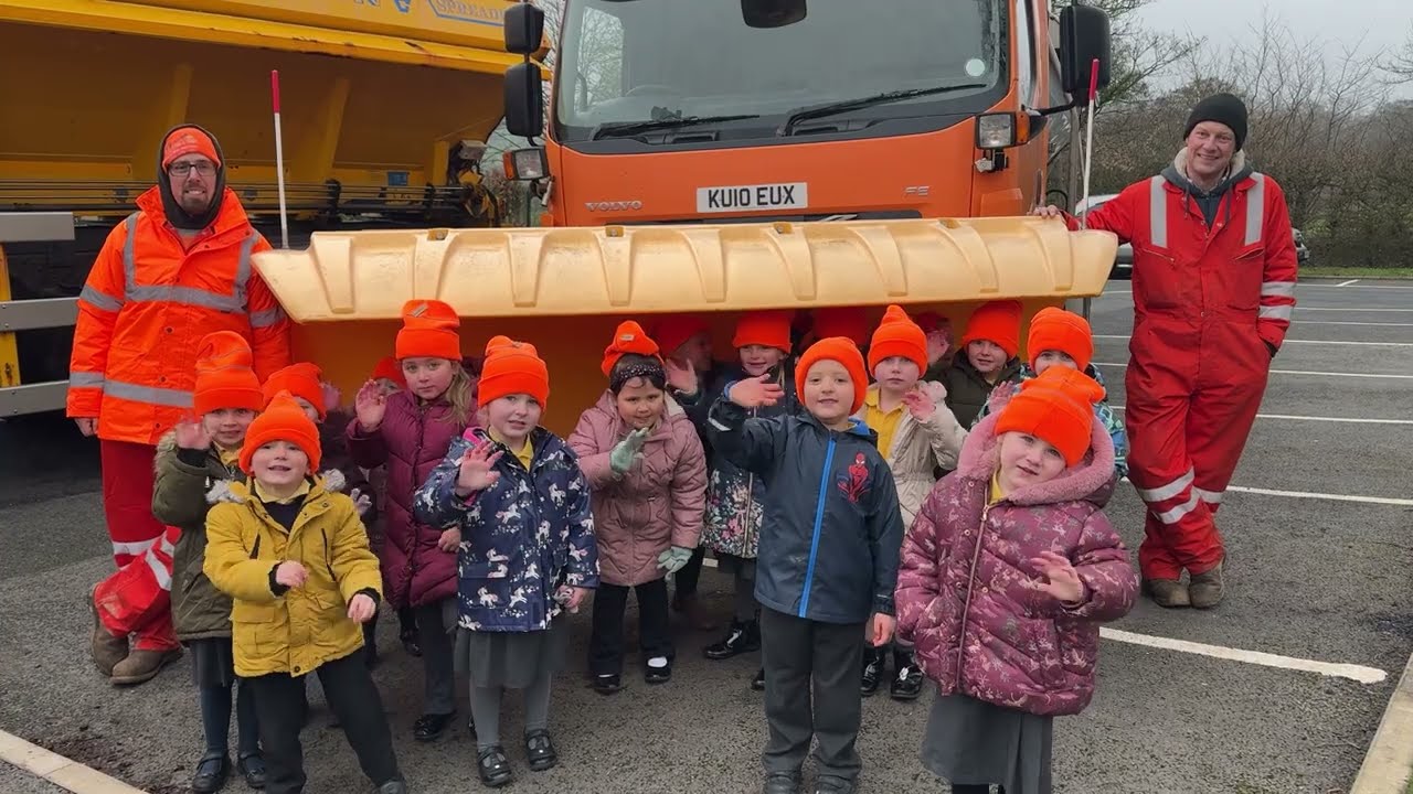 День, посвященный борьбе с сорняками, в школе | Команда Flash Gritters посетила школу Blackshaw Moor