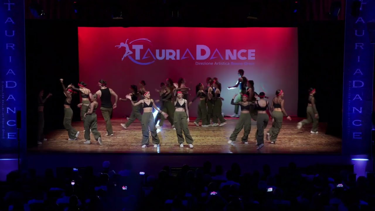 GRAN GALA' DELLA DANZA 2023 EMANUELE BATTISTA BIENNIO TAURIADANCE