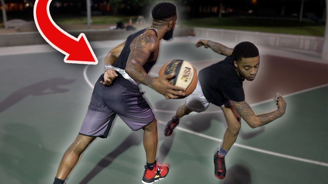 1vs1 Basketball Against FlightReacts with One Hand Tied Behind My Back!