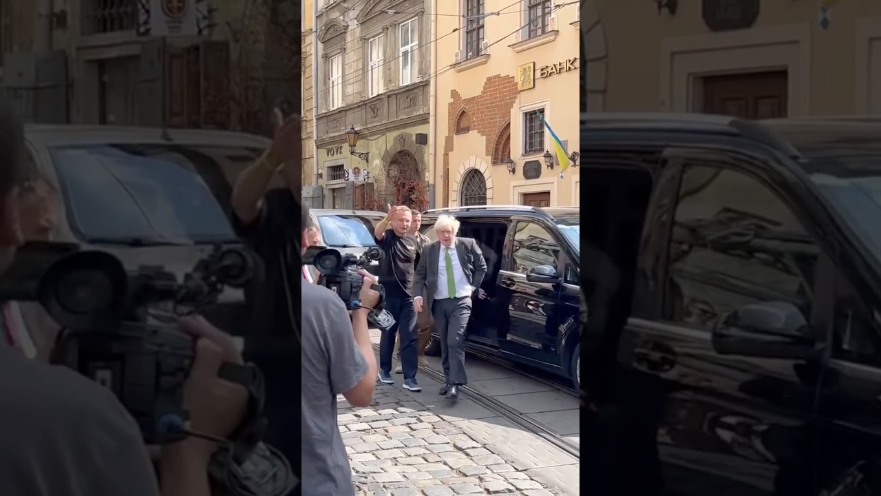 Едва не уничтожили Бориса Джонсона: дрон ударил по поезду!