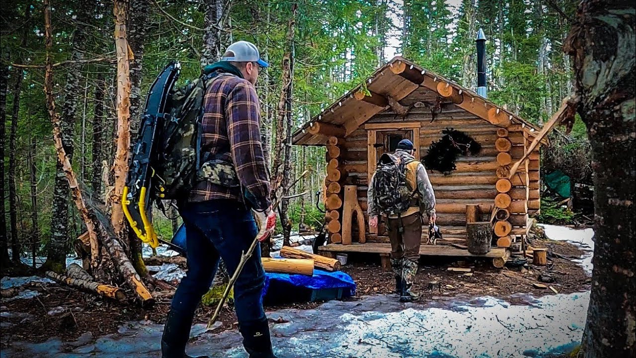 Tiny LOG CABIN in Northern Forest.  DELICIOUS Primitive Cooking.