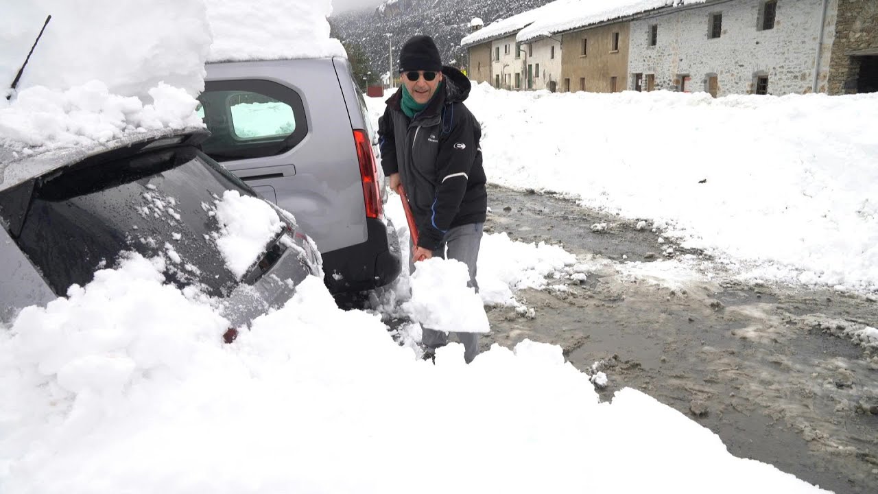 Val-Cenis: chutes de neige inattendues pour un 17 avril | AFP