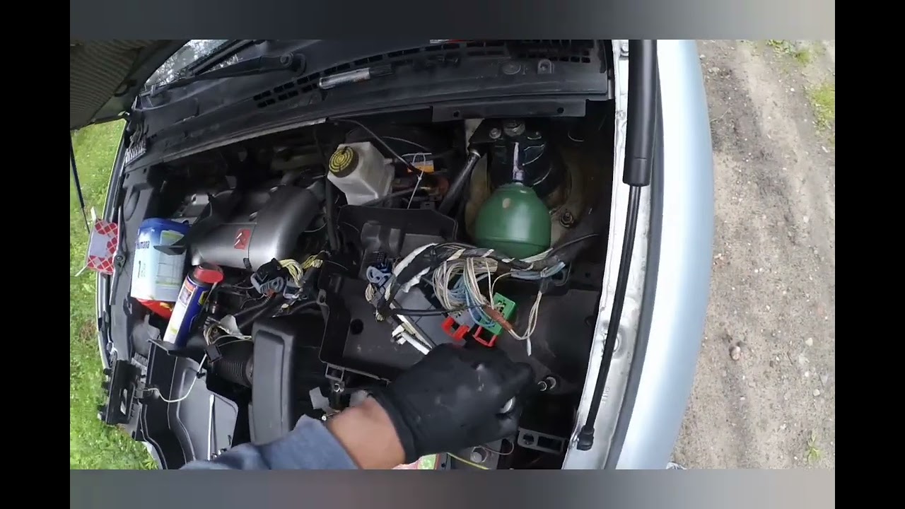 Wymiana poduszki silnika / skrzyni lewej górnej Citroen C5 1.8 lub 2.0 benzyna