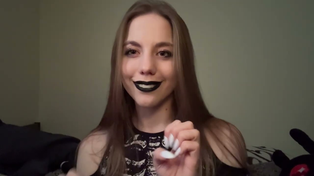 Soft spoken, crunch sounds, and tapping ASMR- I show you some of my fav things🖤