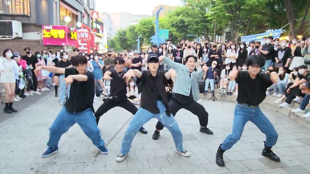 4×4(포텐&에일린&화련무&유니버스) Hongdae Street Busking 홍대 거리 버스킹 #SnowHorse 20220529 192521