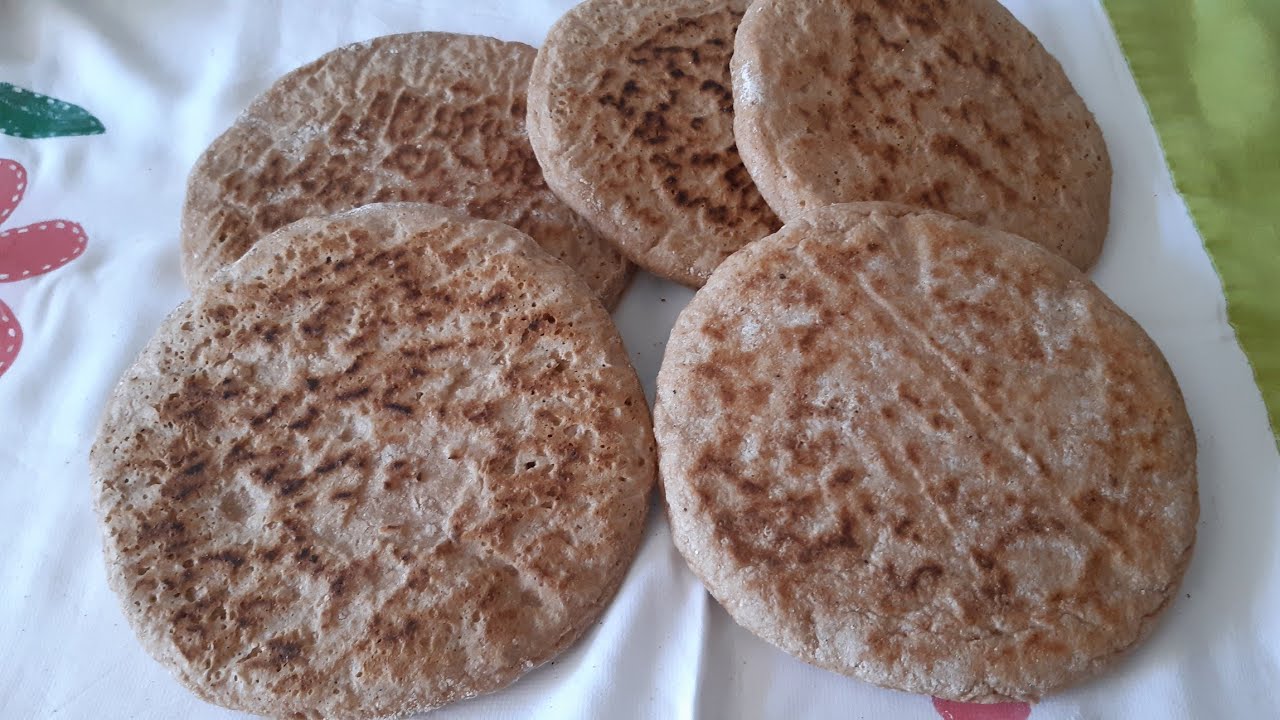 Pan casero 100% integral sin horno hecho en la sartén, fácil y saludable.