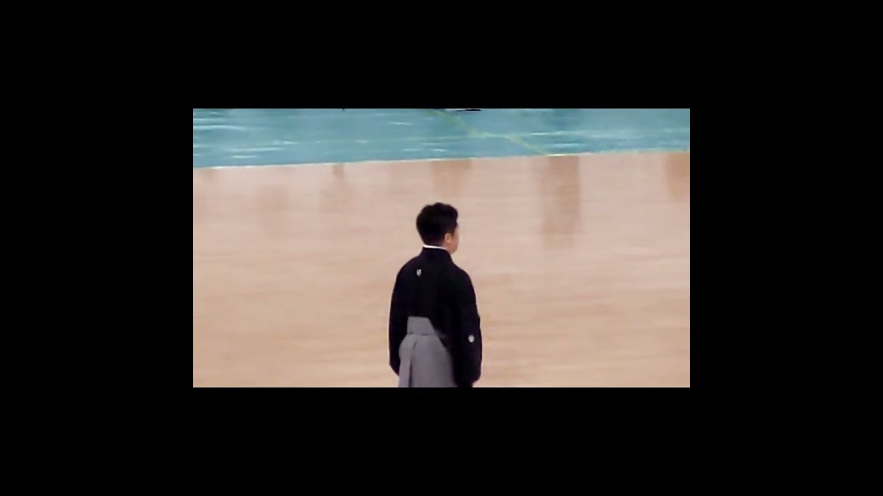👀