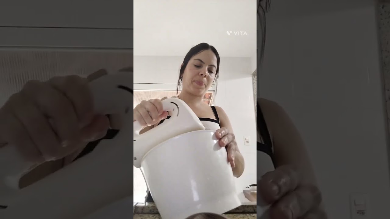 Em um dia comum fiz um bolo de banana delicioso para o café da tarde.