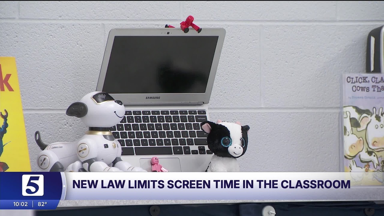 As students go back to school, new law limits screen time in the classroom