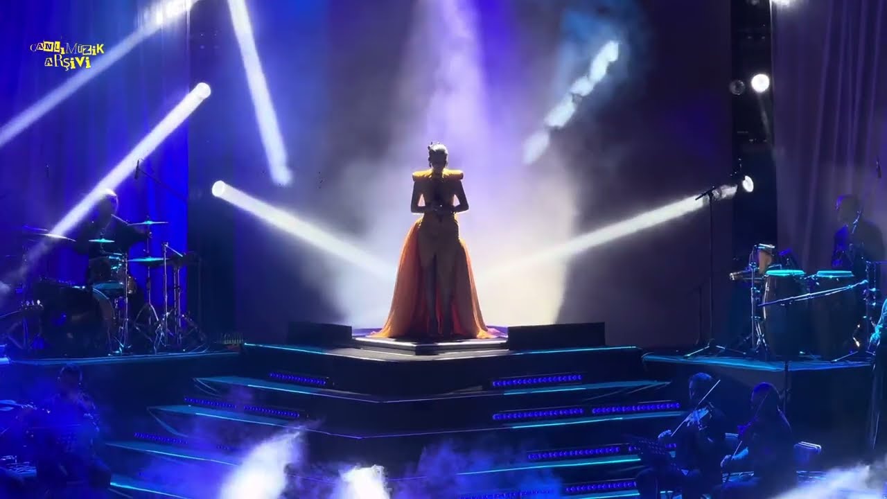 Melike Şahin Harbiye Açıkhava Sahnesi Konseri 1. gün - Canlı Performans