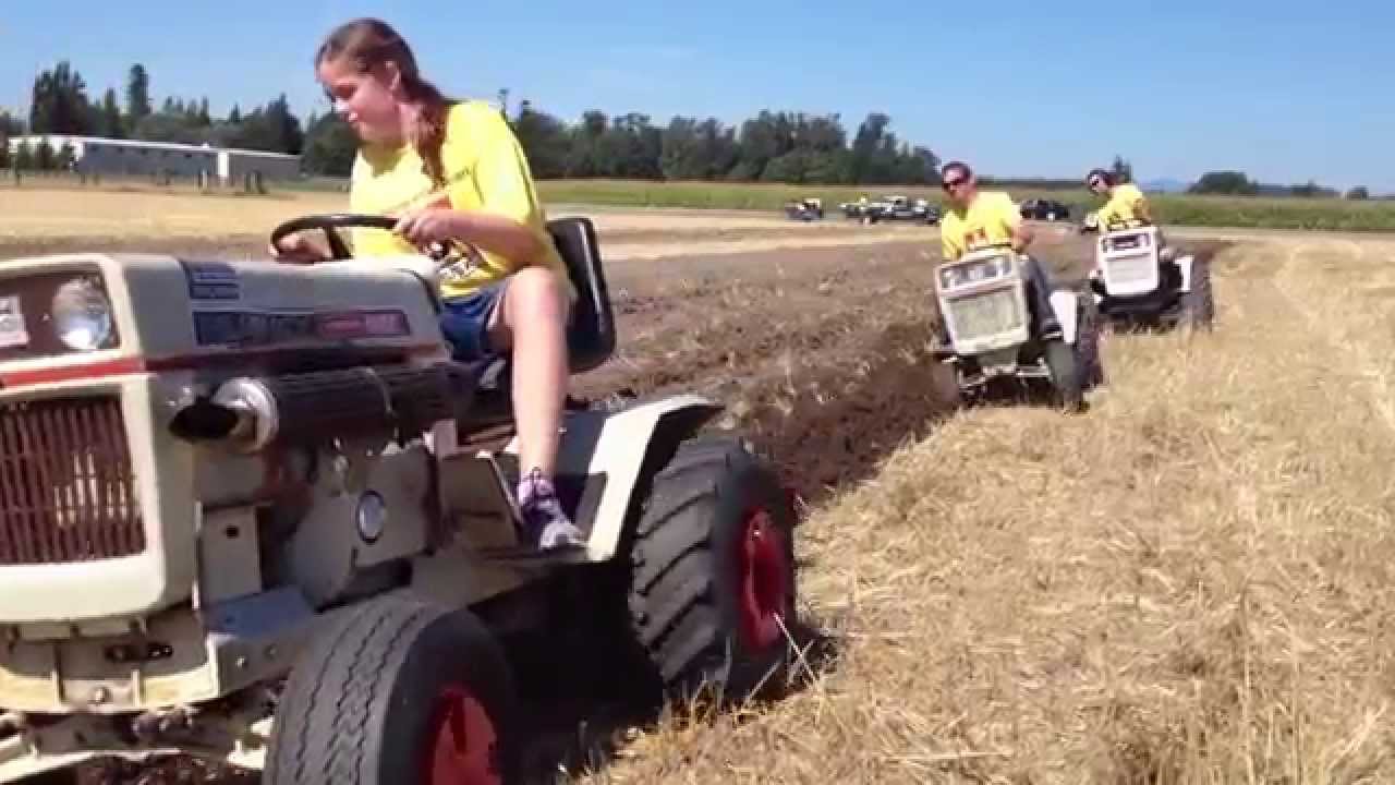 Cedardale Plow Day 2013 - Bolens Plowing